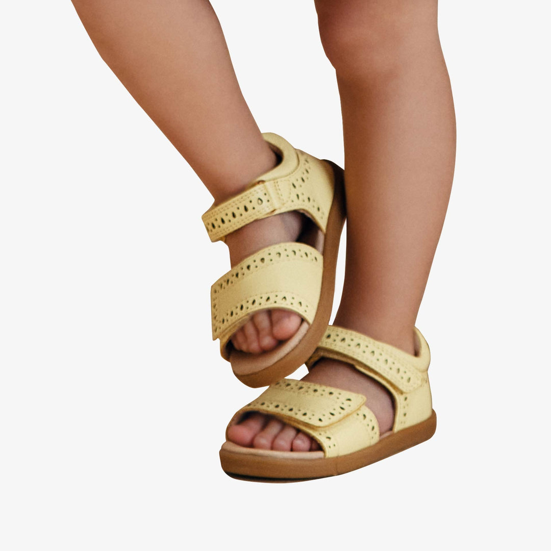 נעלי צעד ראשון