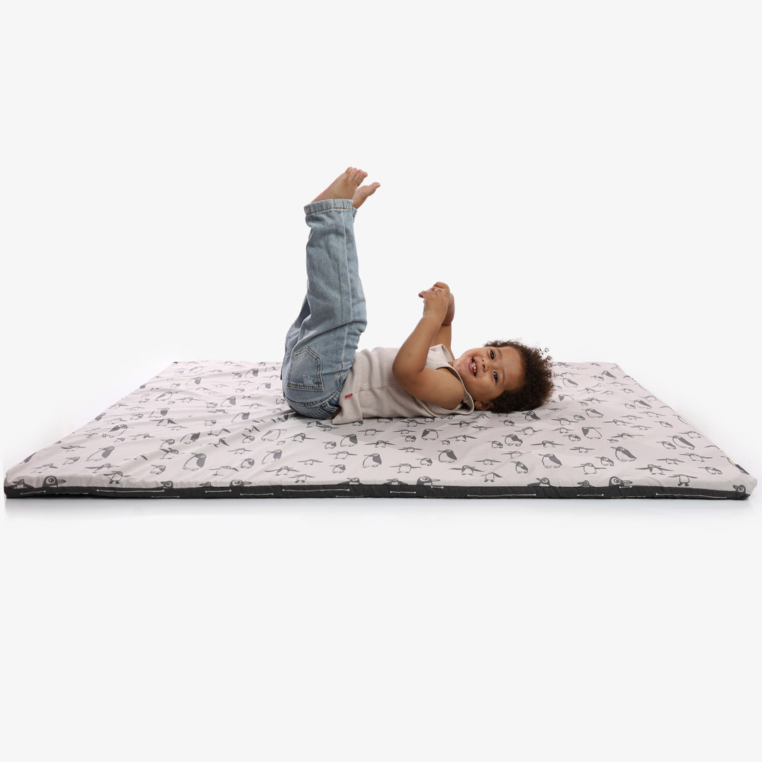 משטח פעילות מתגלגל פינגווין אפור +קווים לבנים