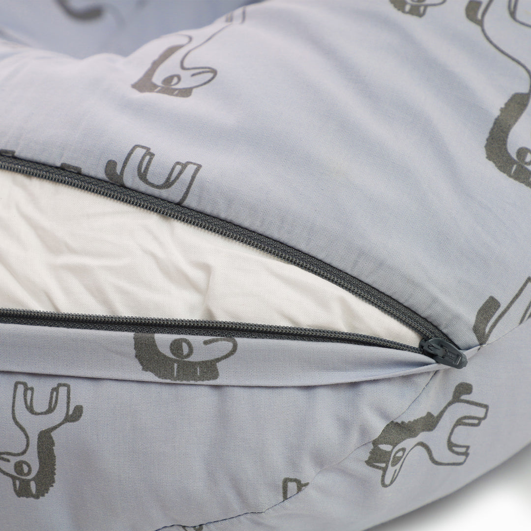 כרית הנקה זברה אפור על תכלת