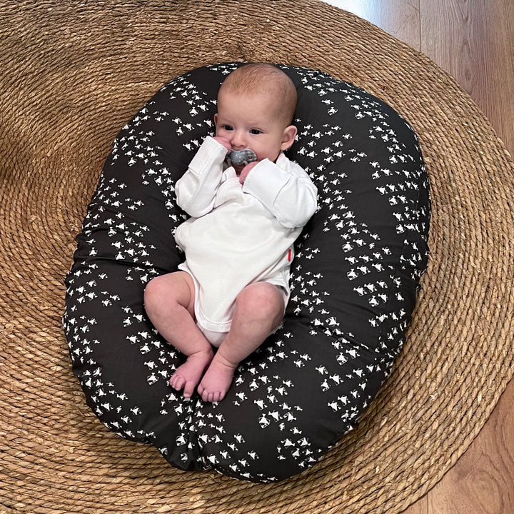 ציפית הפלא לכרית הנקה דגים לבנים על אפור