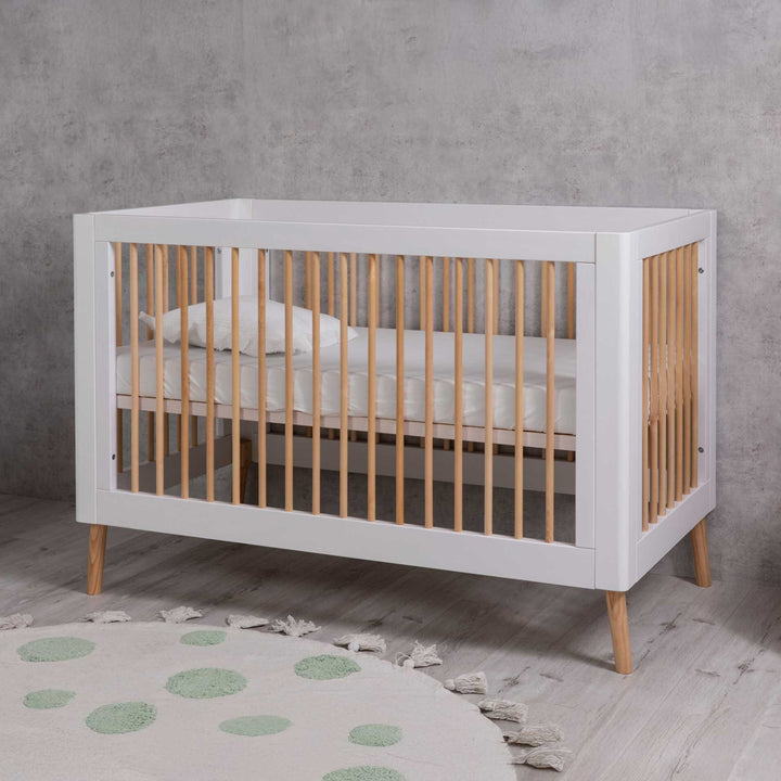 מיטת תינוק דגם קימברלי לבן +טבעי