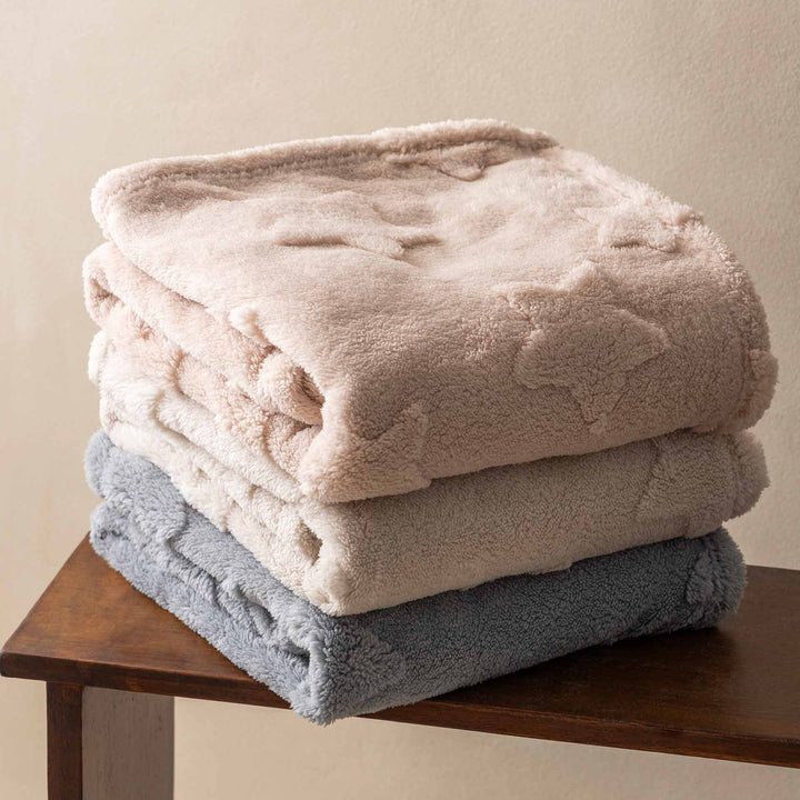 שמיכת קורל פליז למיטה כוכבים שמנת