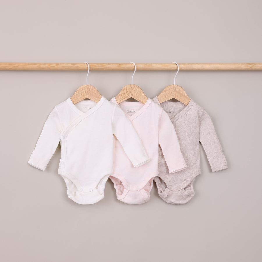 שלישיית בגדי גוף  מעטפת