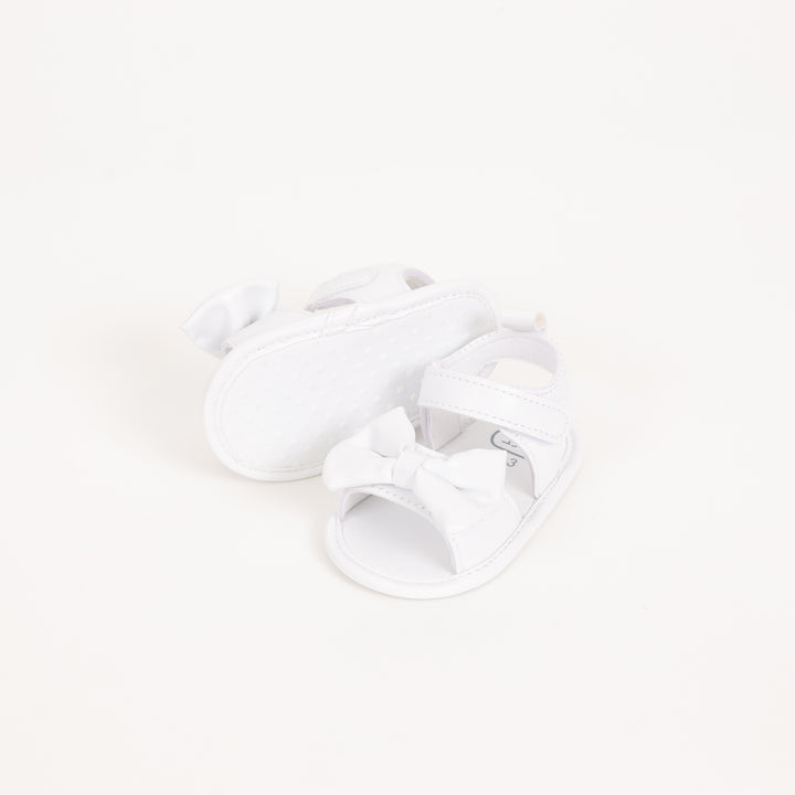 סנדלים לבנים עם פפיון