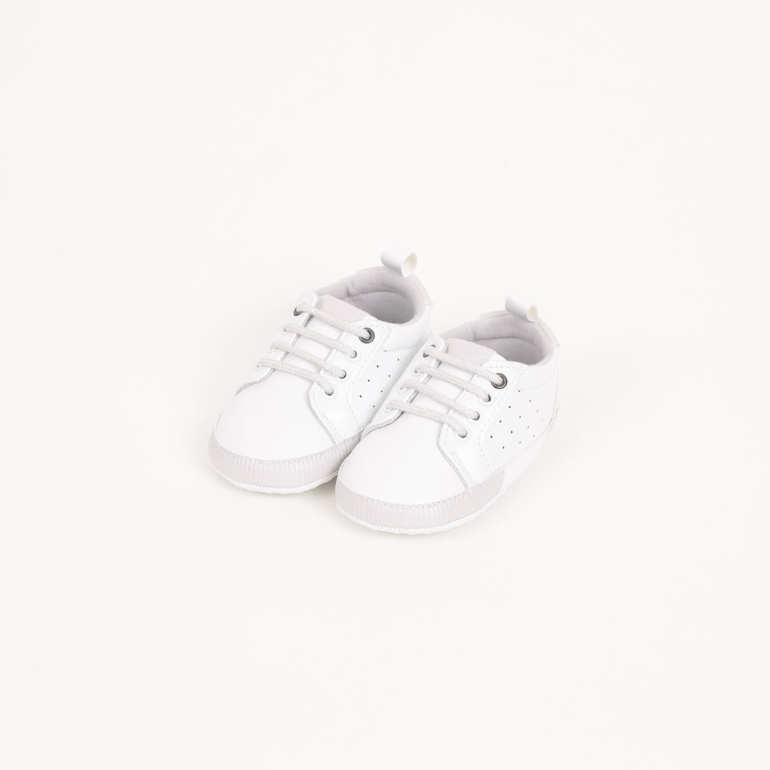 סניקרס לבנים