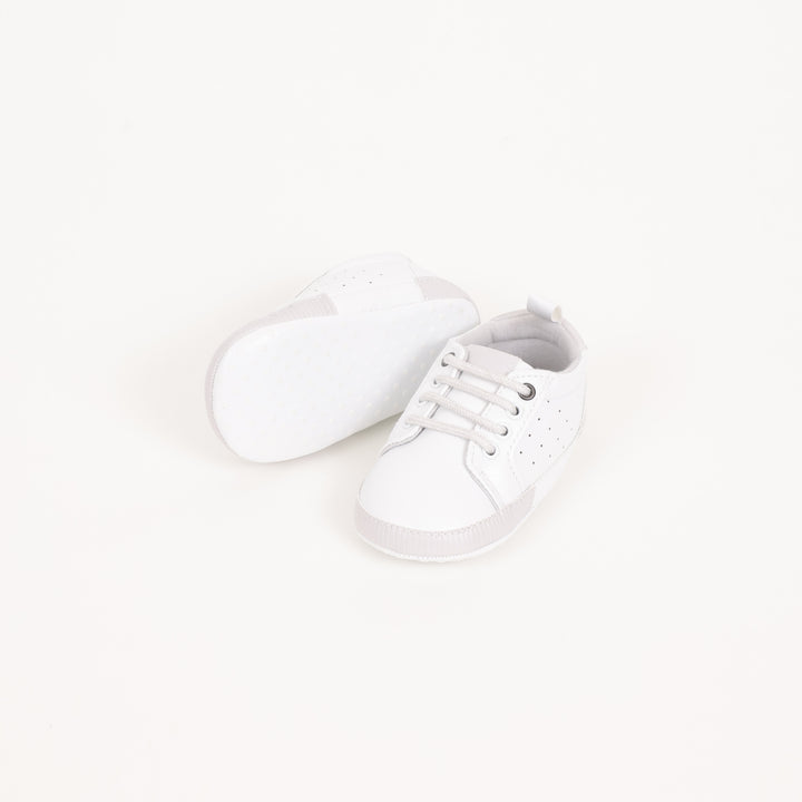 סניקרס לבנים