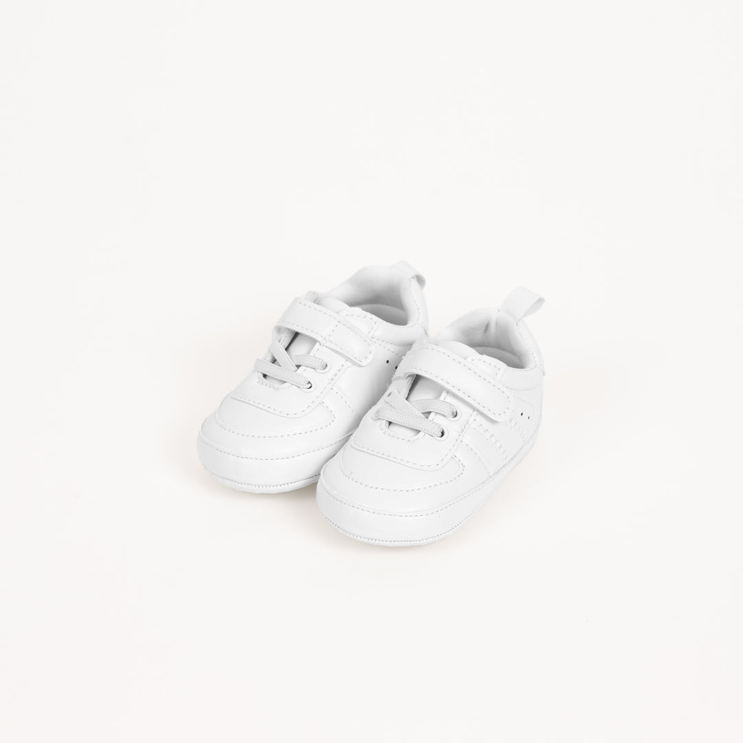 סניקרס לבנים עם רצועה