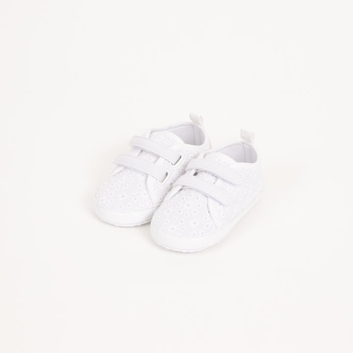 סניקרס תחרה לבנות