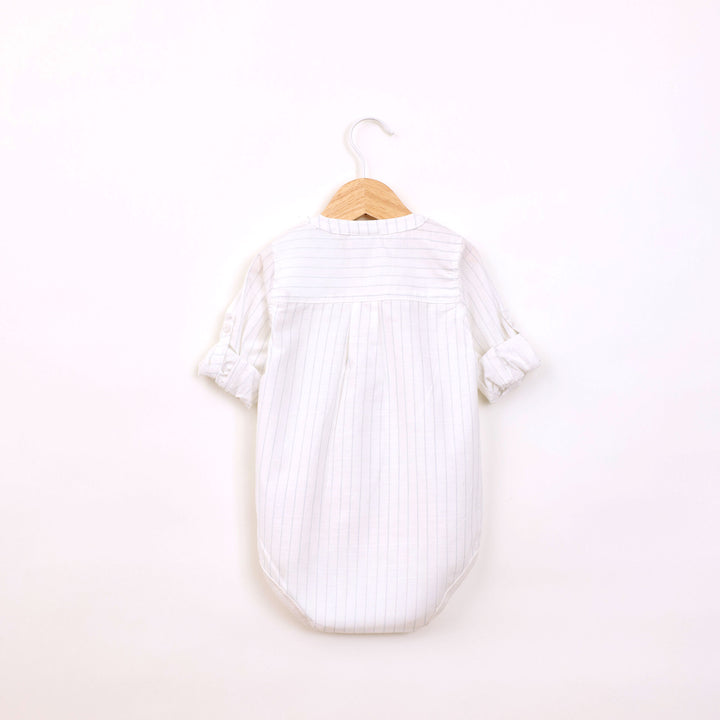 בגד גוף מכופתר בדוגמת פסים