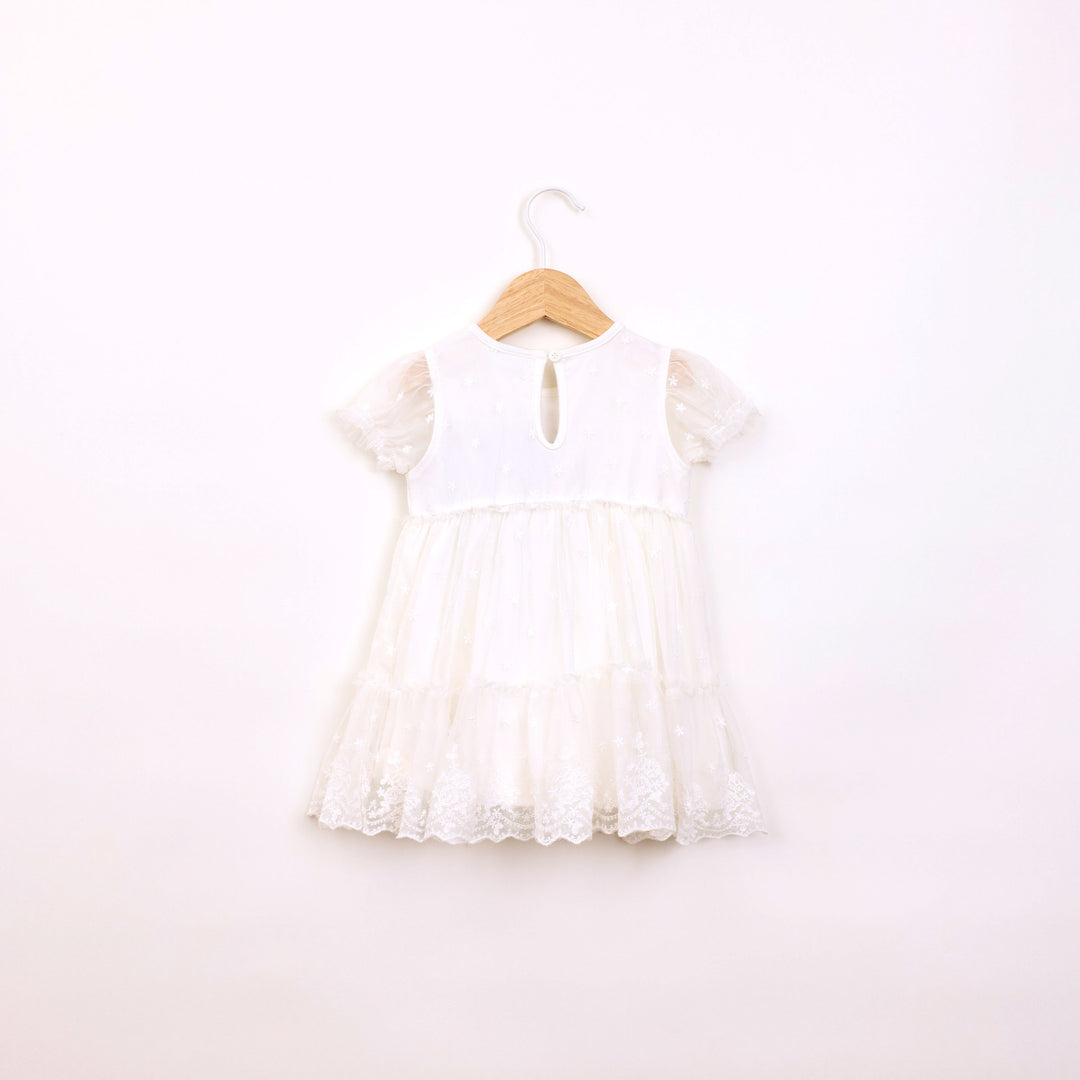 שמלה חגיגית עם שכבת טול ורקמת פרחים בגוון שמנת