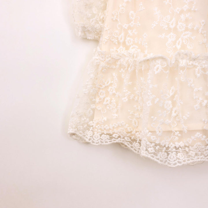 שמלת תחרה חגיגית