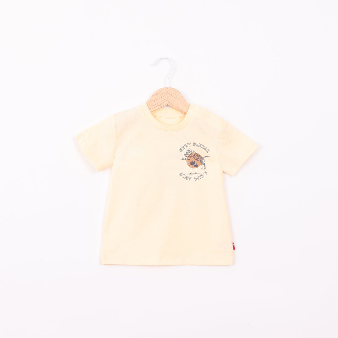 חולצה קצרה בגוון צהוב בננה Stay Fierce Stay Wild