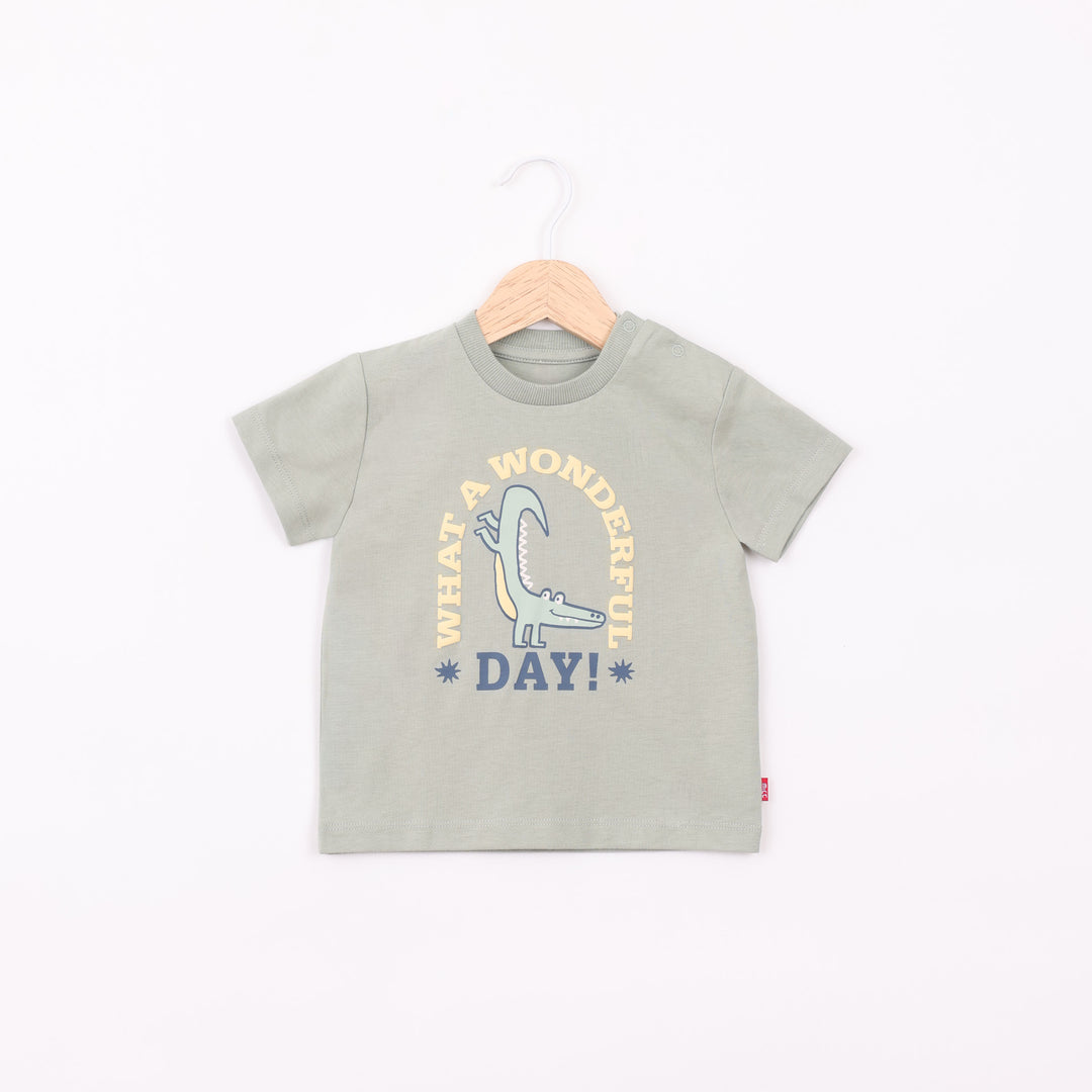 חולצה קצרה בגוון ירוק מרווה What A Wonderful Day