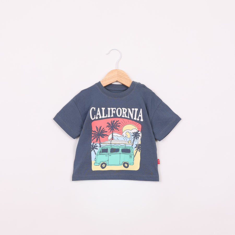 חליפת בנים קצרה