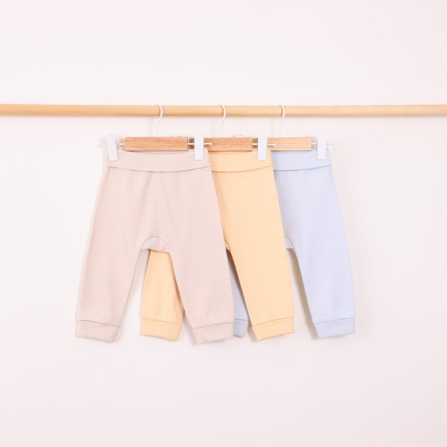 מארז 3 מכנסיים בגוונים רכים