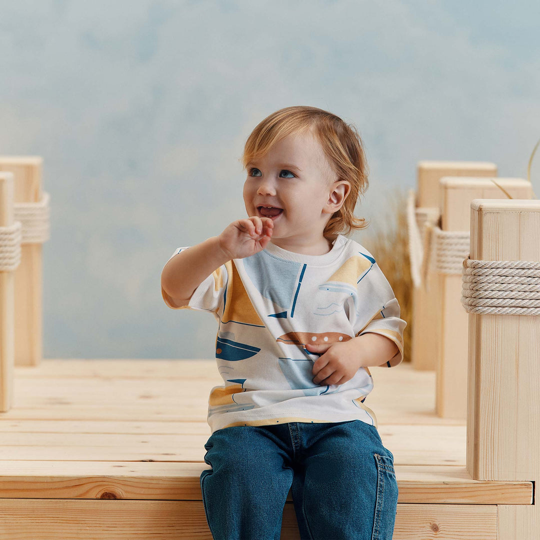 חולצה קצרה בהדפס סירות