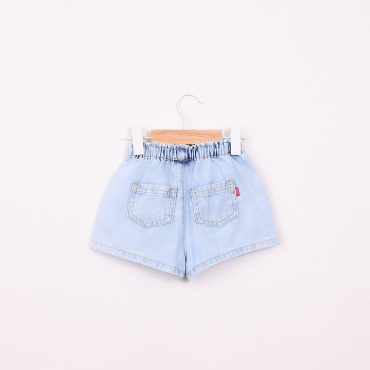 מכנסי ג'ינס קצרים