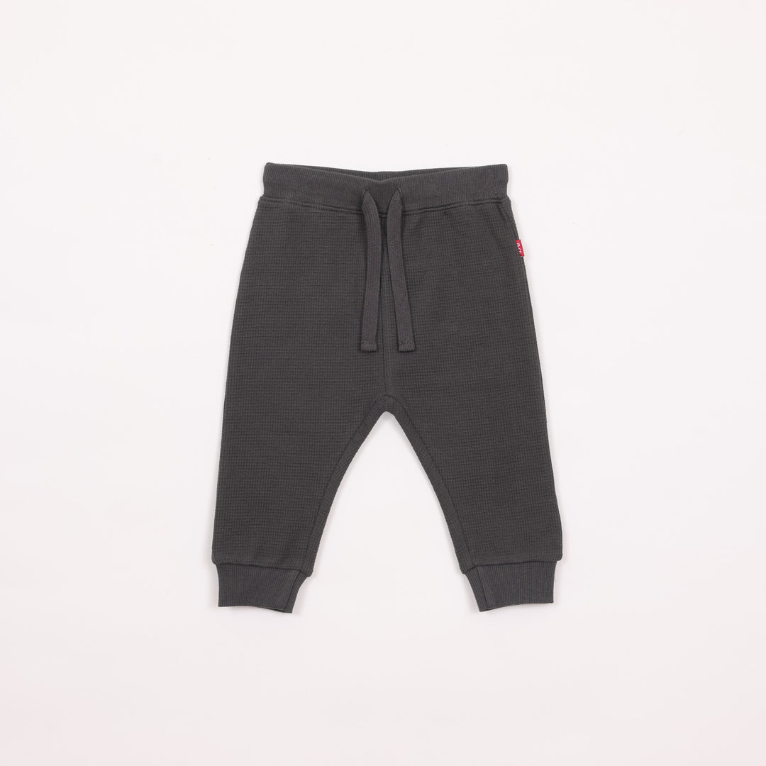 מכנסיים ארוכים שחורים