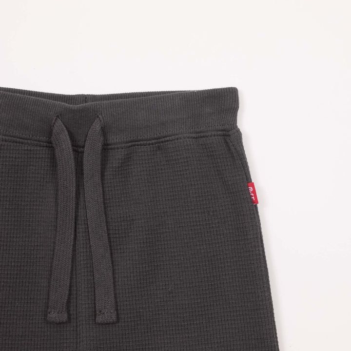 מכנסיים ארוכים שחורים