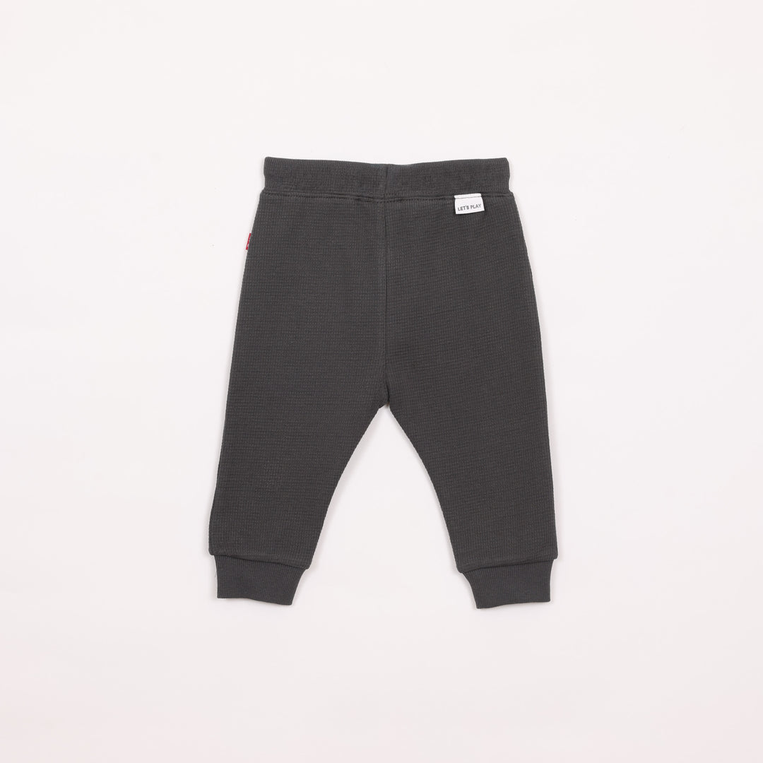 מכנסיים ארוכים שחורים