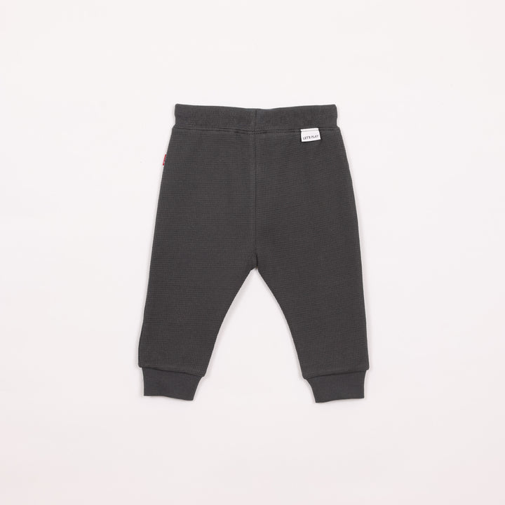 מכנסיים ארוכים שחורים