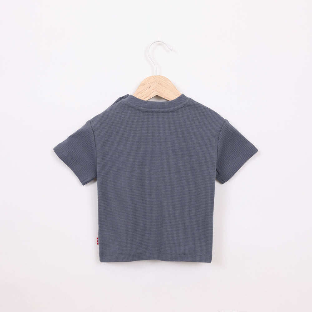 חולצה קצרה בצבע כחול