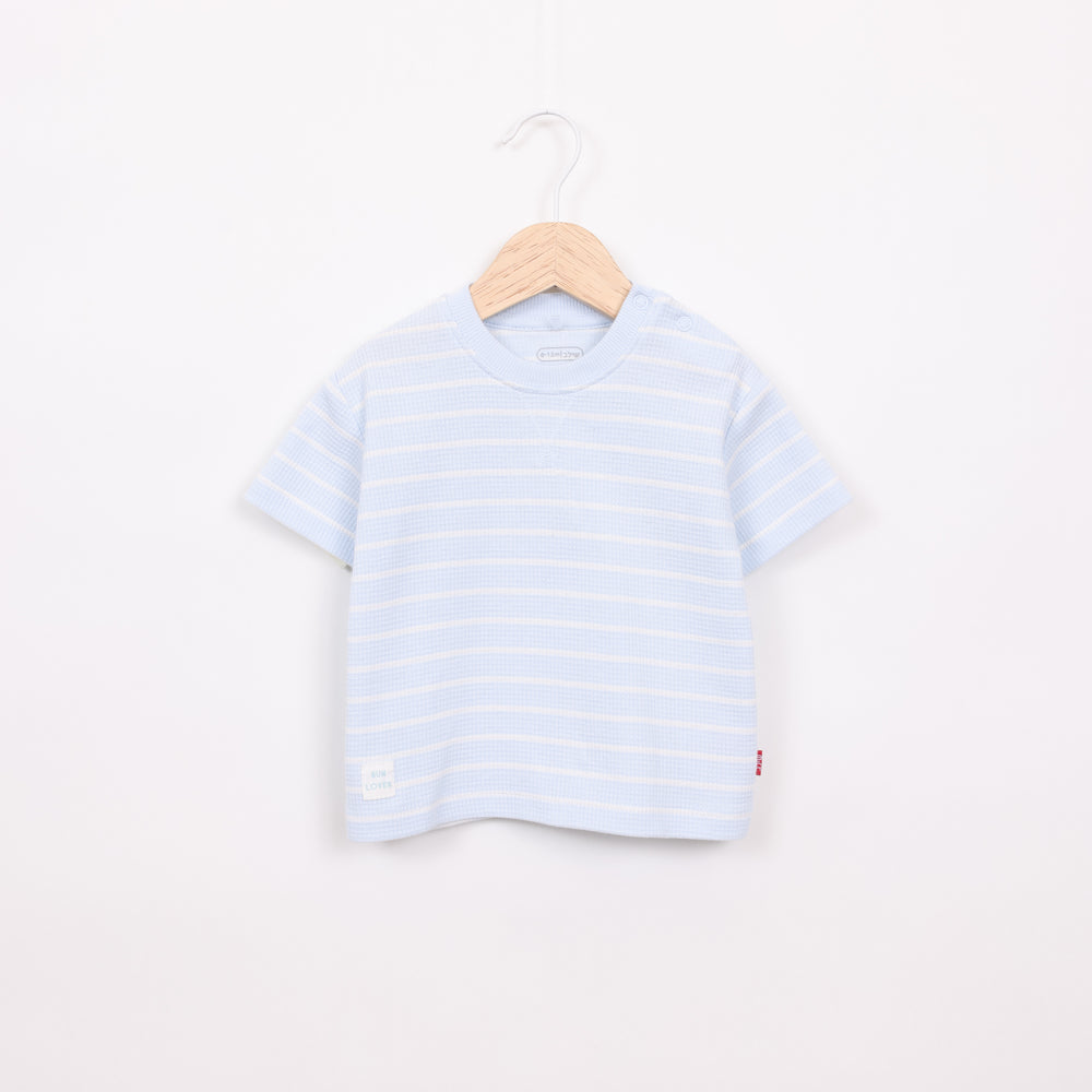 חולצה קצרה עם פסים בצבע תכלת