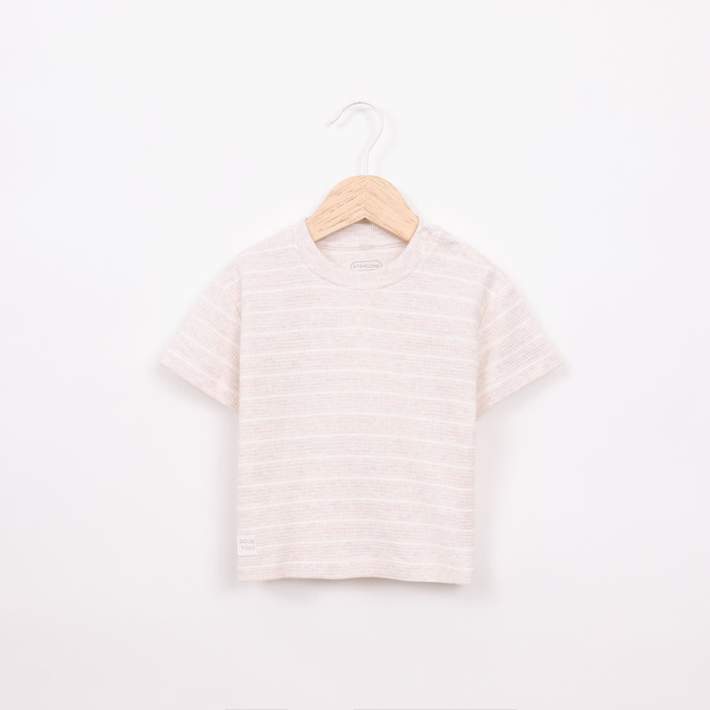 חולצה קצרה עם פסים בצבע שמנת