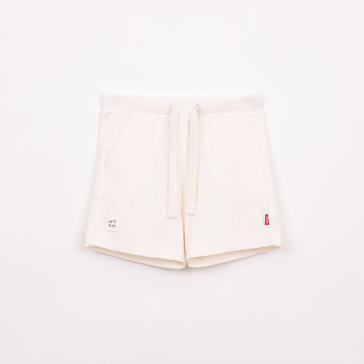 מכנסיים קצרים בצבע שמנת