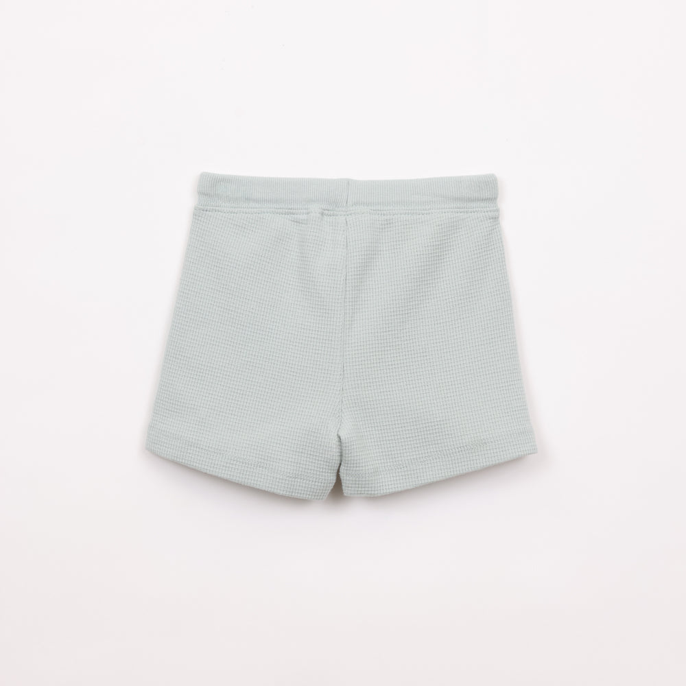 מכנסיים קצרים בצבע ירוק