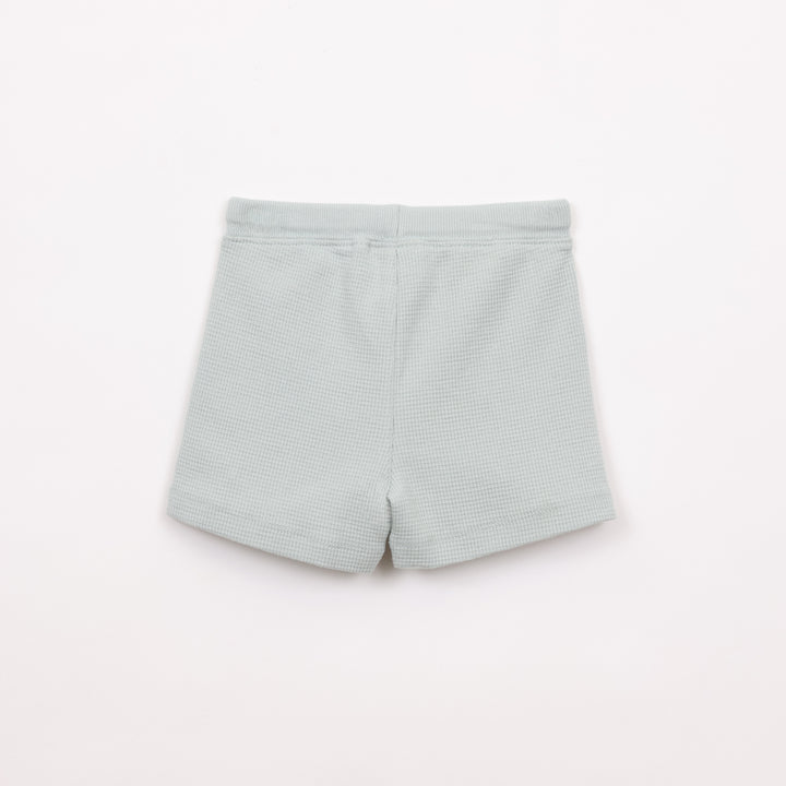 מכנסיים קצרים בצבע ירוק