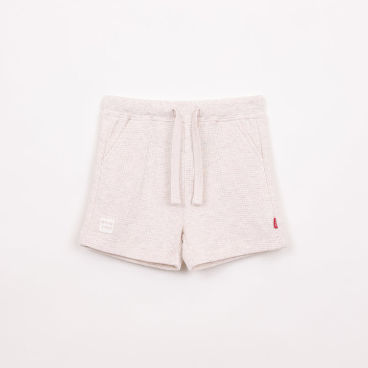 מכנסיים קצרים בצבע קרם