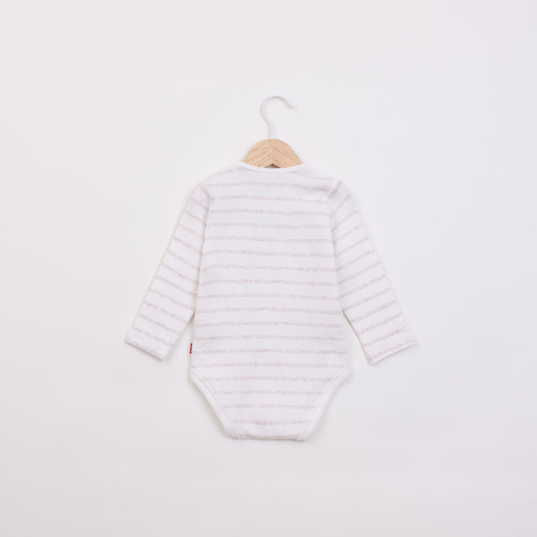 בגד גוף ריב עם שרוול ארוך בדוגמת פסים שמנת לבן