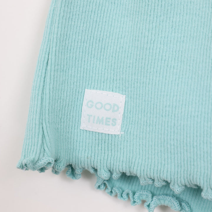 מכנסיים קצרים