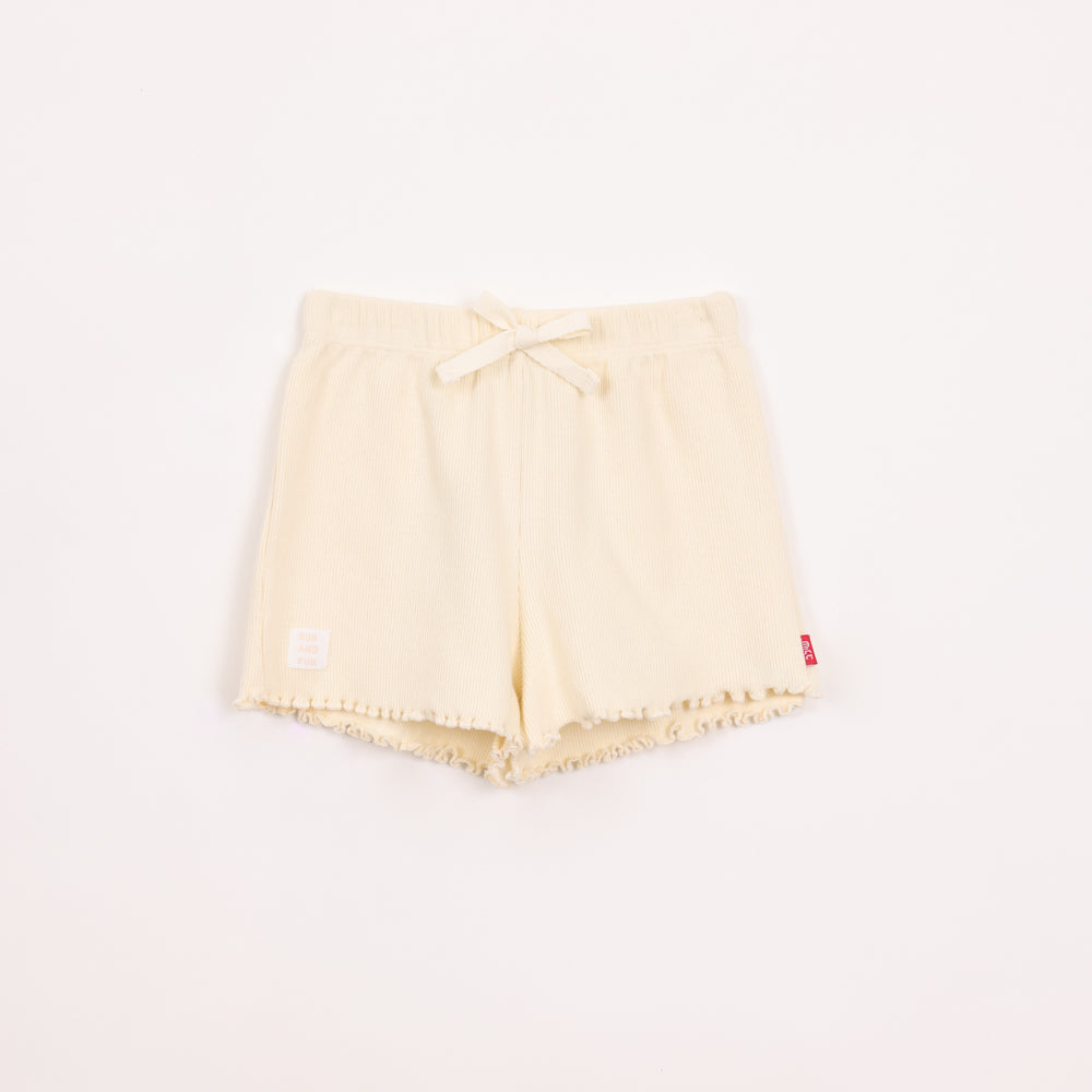 מכנסיים קצרים