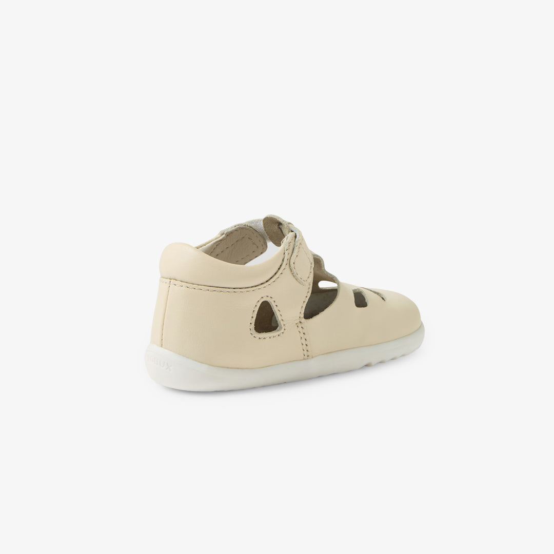 סנדל צעד ראשון- בובוקס- לבן- CHAL