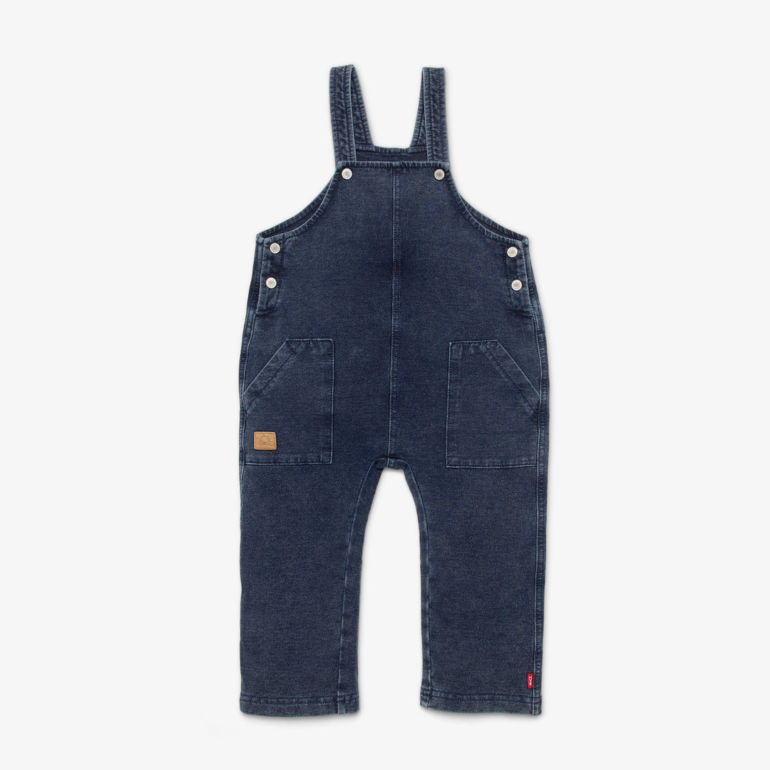 אוברול ג'ינס וחולצת פסים