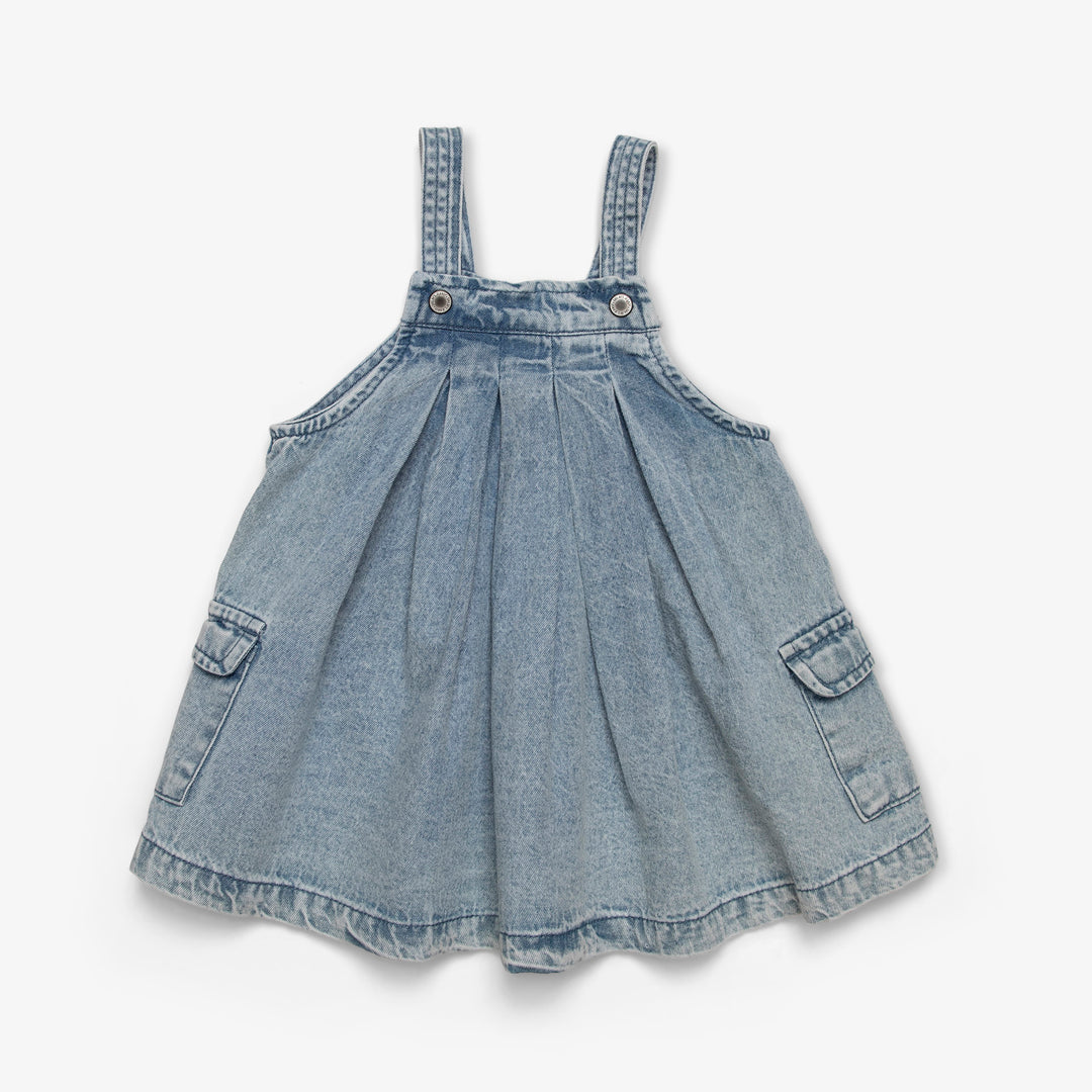 שמלת ג'ינס וחולצת פסים