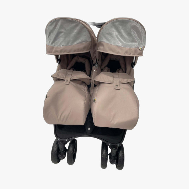 עגלה תאומים קוקו בז' עם שלדה שחורה