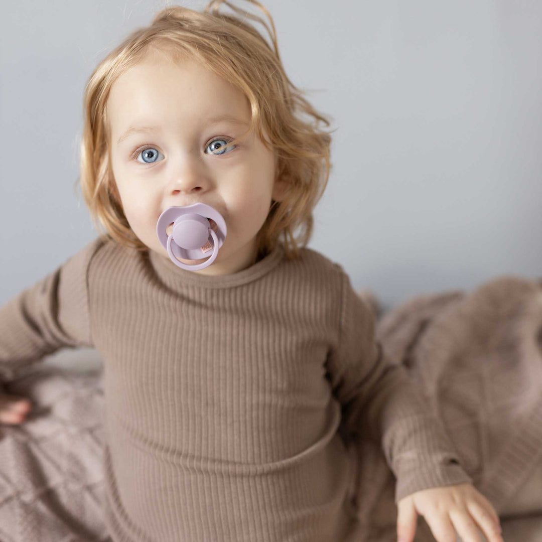 מוצץ סיליקון פריים 0-6 לילך