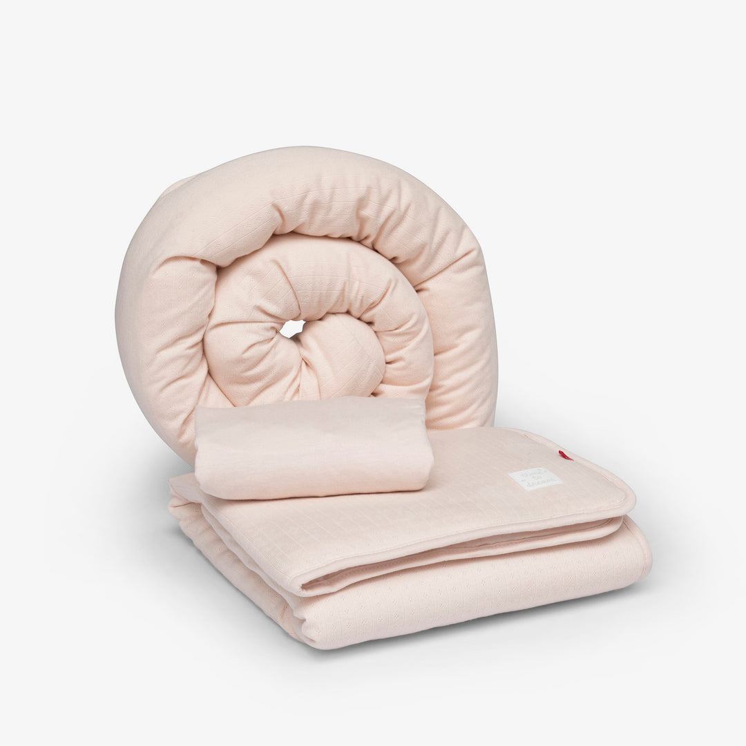 סט מצעים לעריסה עם נחשוש  ורוד