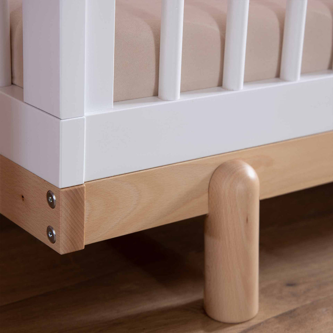 מיטת תינוק דגם רוז לבן + טבעי