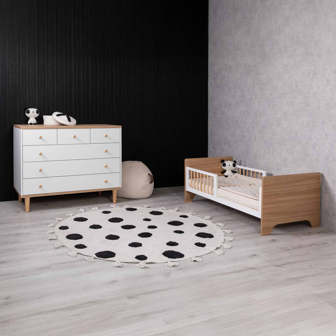 מיטת תינוק דגם קורטני לבן + טבעי