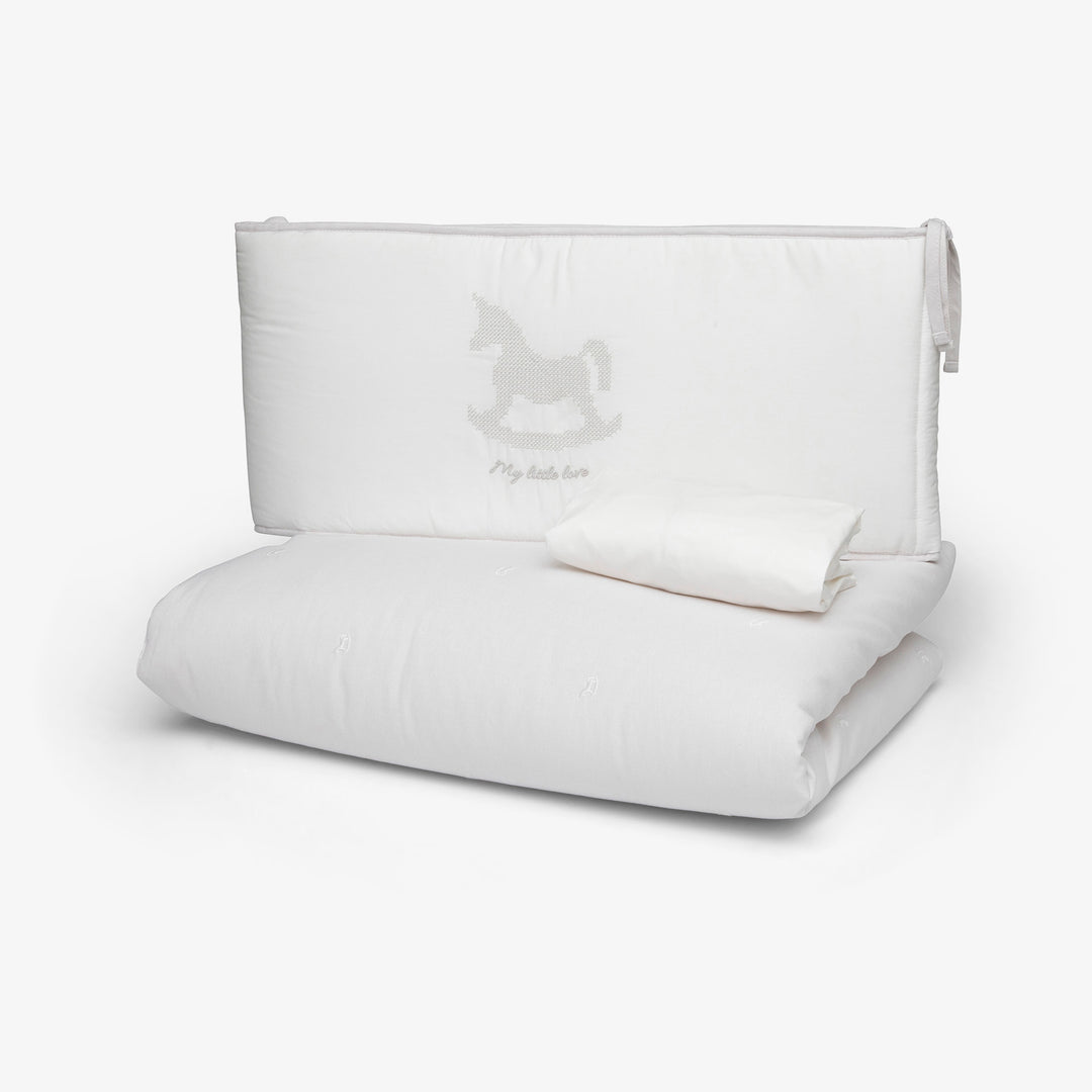 סט מצעים למיטה עם רקמת סוס נדנדה