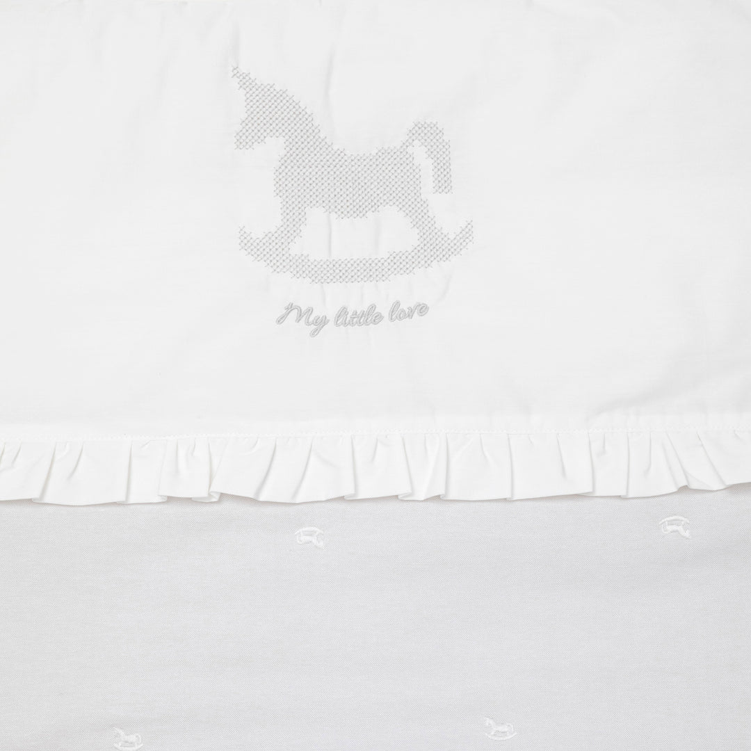 סט מצעים למיטה עם רקמת סוס נדנדה