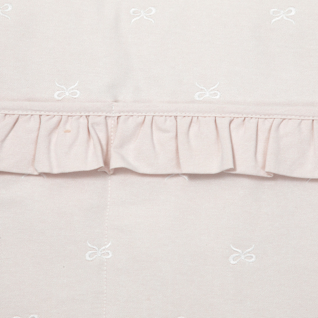 ארגונית עם רקמת פפיון