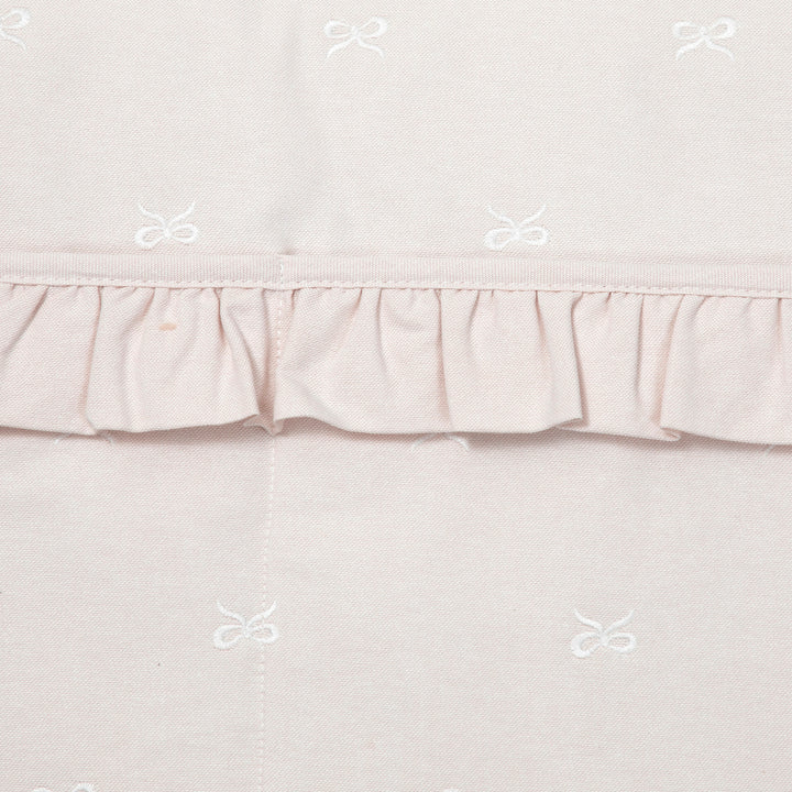 ארגונית עם רקמת פפיון