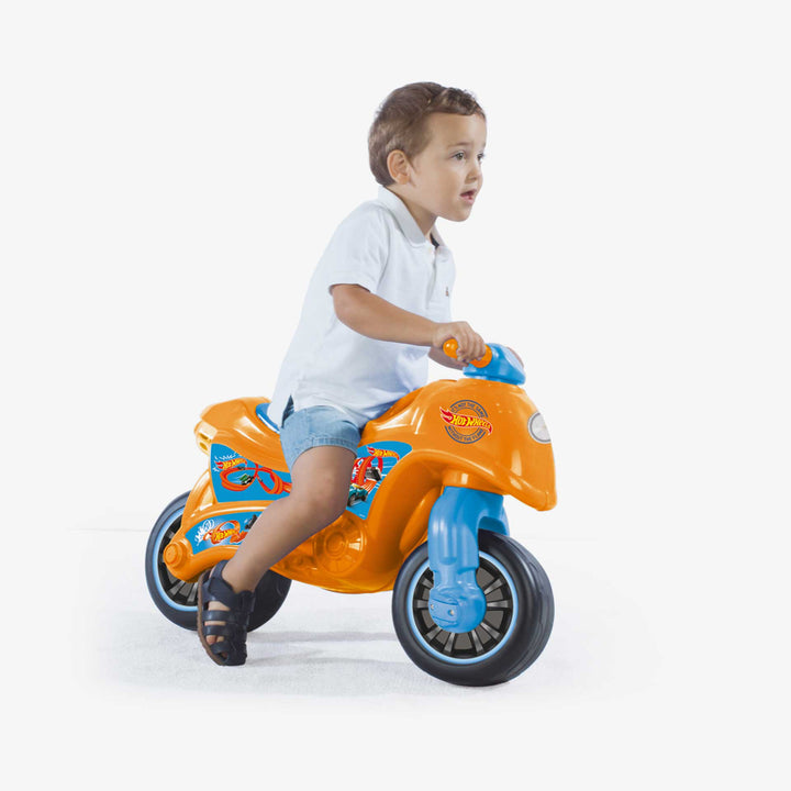 האופנוע הראשון שלי הוט ווילס