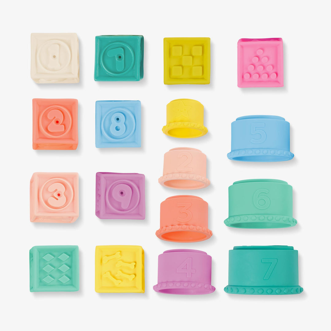 סט מגדל כוסות וקוביות רכות