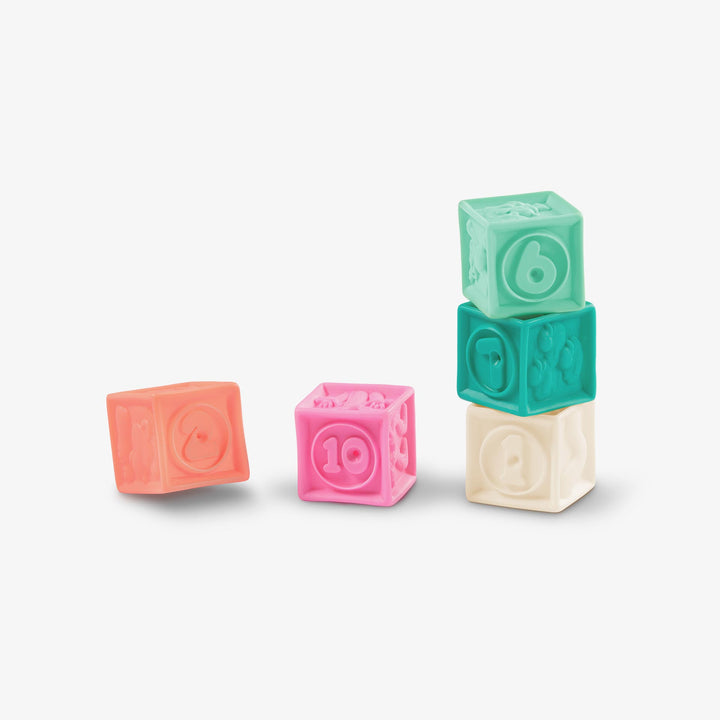 סט מגדל כוסות וקוביות רכות